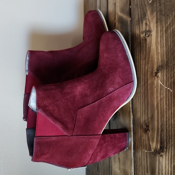 Burgundy bootie - Picture 2 of 6